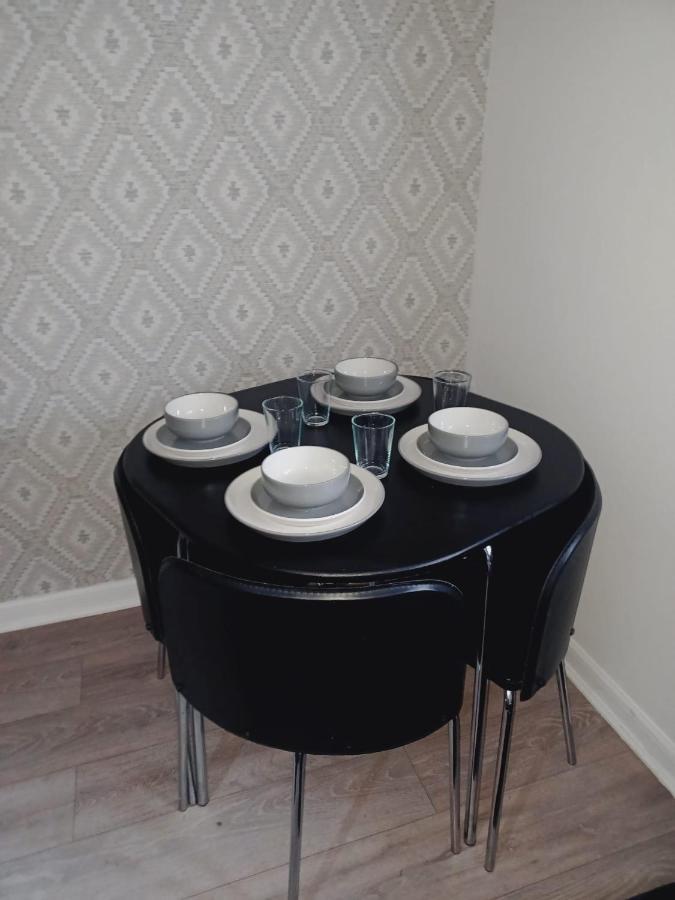 Bellway Commonwealth Apartment, Only Ages Over 23 Glasgow Extérieur photo